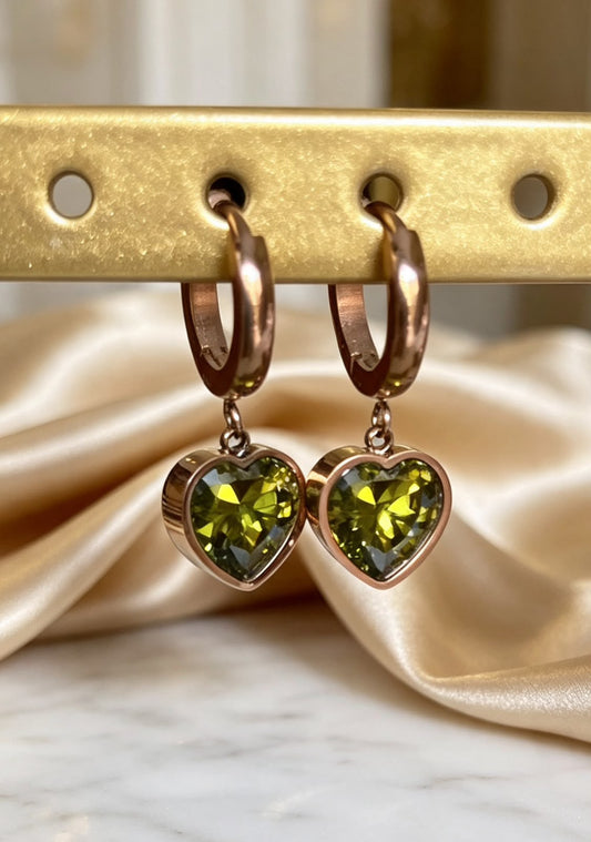Orecchini Huggie "Sparkling Heart" – Acciaio Inossidabile