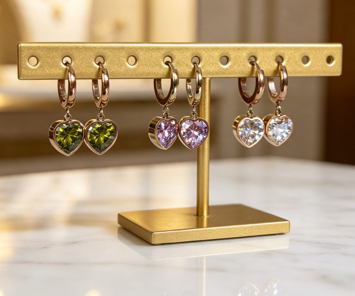 Orecchini Huggie "Sparkling Heart" – Acciaio Inossidabile