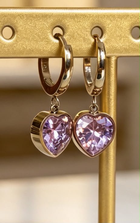Orecchini Huggie "Sparkling Heart" – Acciaio Inossidabile
