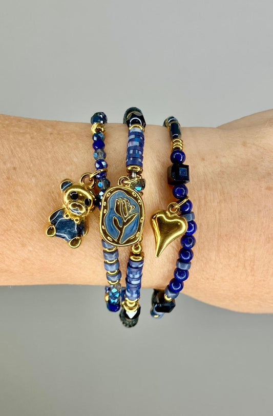 Bracciali Elasticizzati "Candy Stack" – Perline, Acciaio Dorato e Trio di Charms Set in tre pezzi