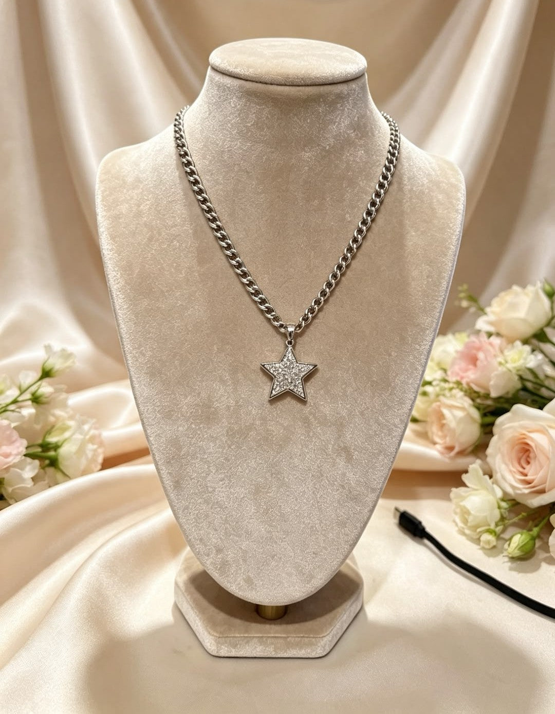 Collana Iconic Pavé in Acciaio Regolabile - Catena Grumetta con Pendente a Cuore o Stella